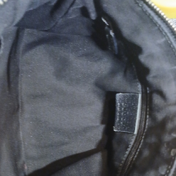 Gucci Black Monogram Shoulder Bag - Picture 15 of 16